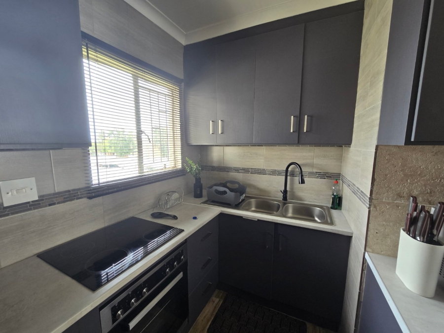 2 Bedroom Property for Sale in Langenhovenpark Free State